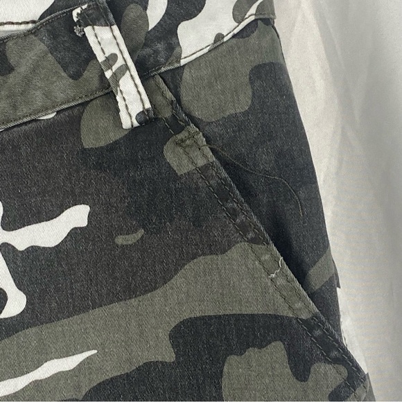 American Bazi Women’s Camouflage Cargo Joggers Pants Size Large - Picture 10 of 16